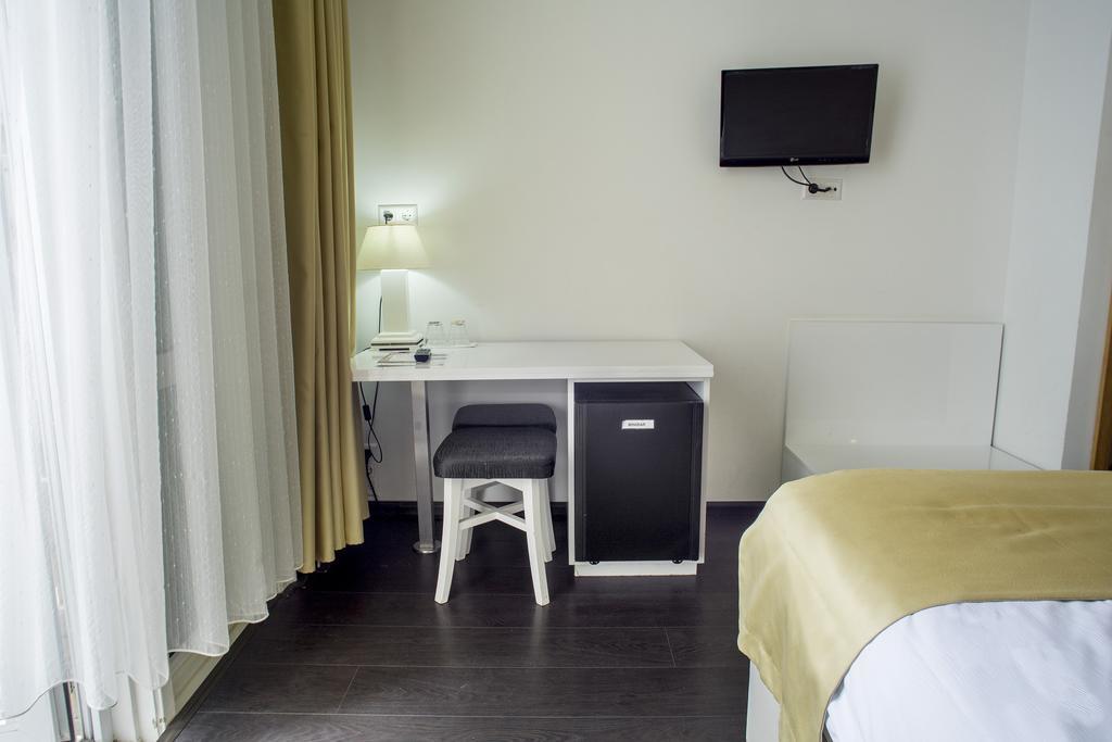 Hotel Larende 3*